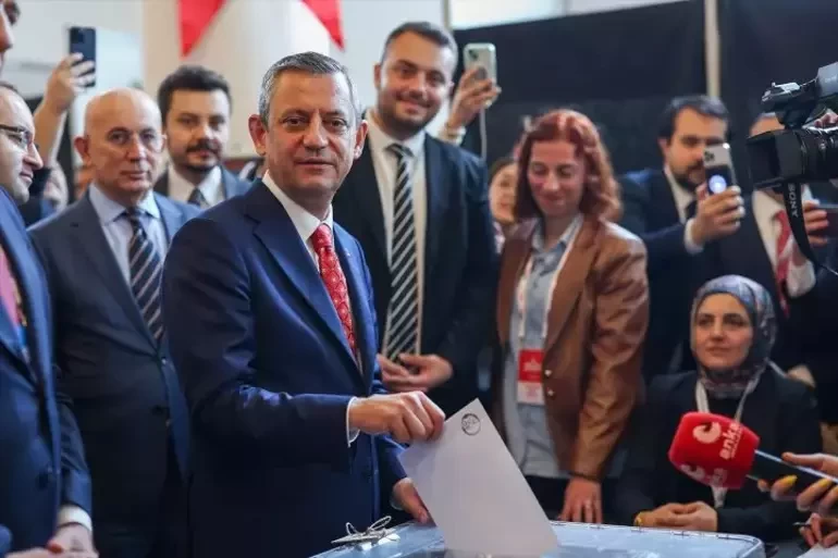 CHP 21. Olağanüstü Kurultayı’nda tek aday Özgür Özel yeniden genel başkan seçildi